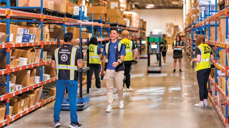 Leveraging a Retail Shipping Hub for Multi-Carrier Options